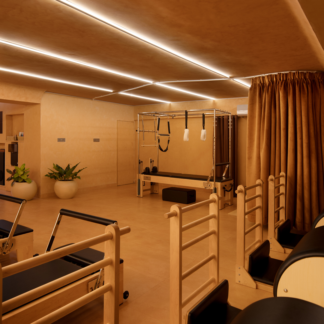 Reformer pilates session in progress